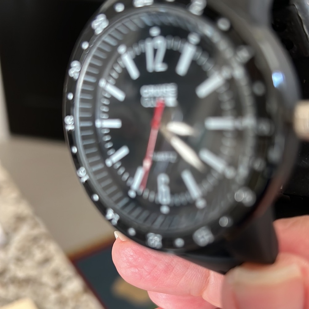 Watch - Picture 3 of 9